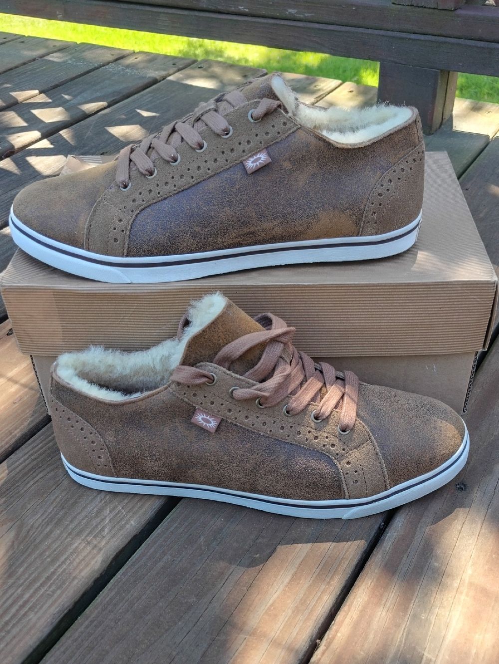 UGG Roxford Oxford Twin Face Bomber Jacket Sneaker Chestnut Color Size 11 New